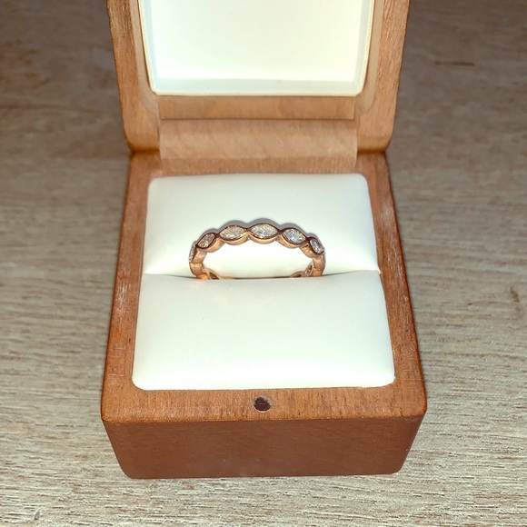 BOGO 💍Beautiful Rose Gold & Gem Ring💍 - Picture 1 of 5